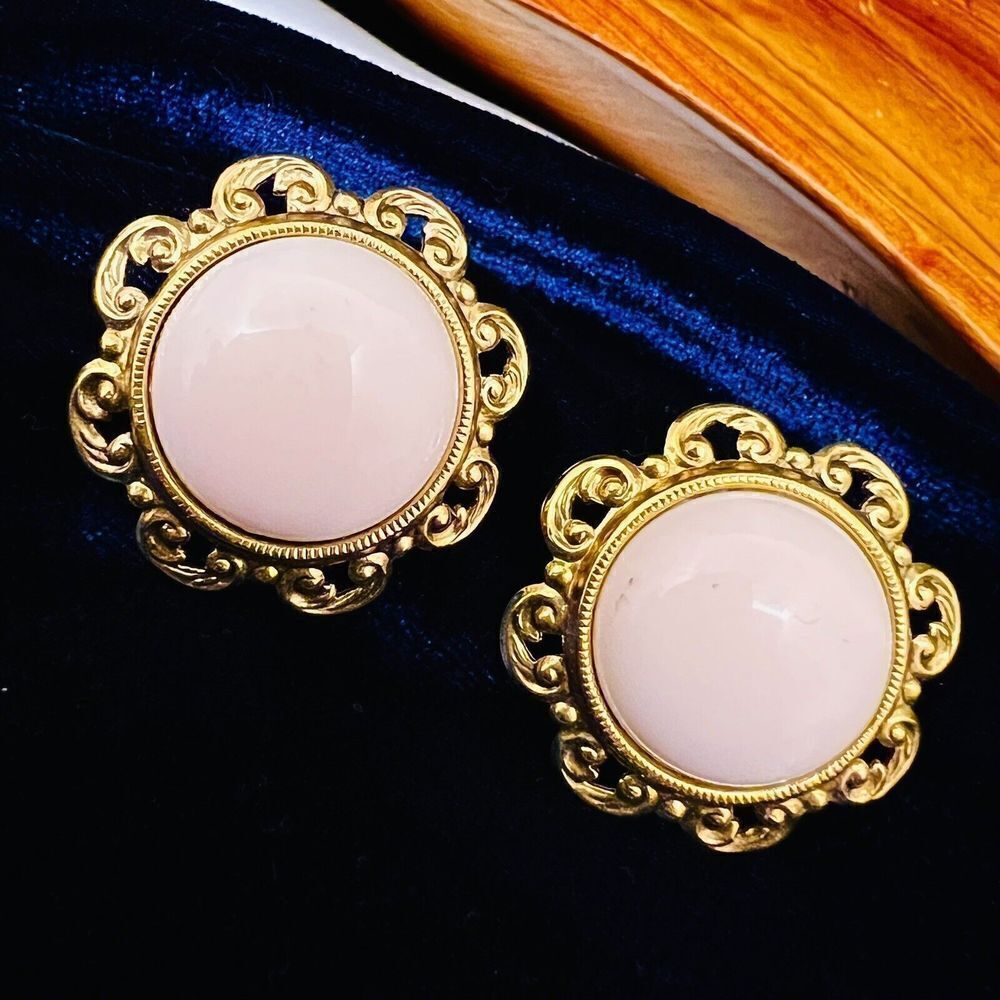 Vintage Lucite Cabochon Earrings Gold Tone Rose White Filigree Lightweight 4092